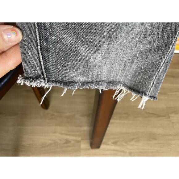Levi’s Women’s Skinny 511 Grey Denim Cutoff Distressed Shorts High Rise Sz 31 - Picture 4 of 7